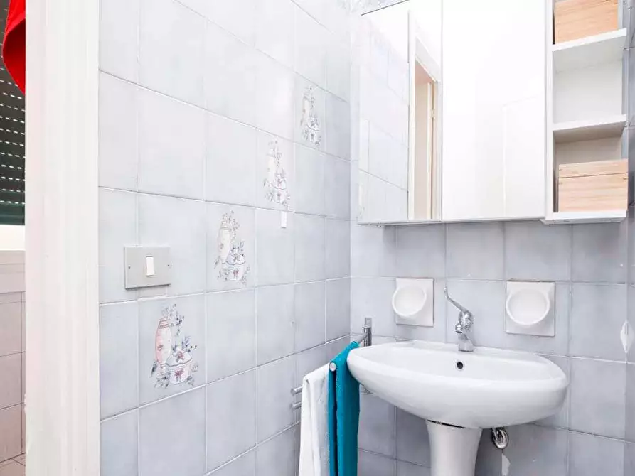 Immagine 9 di Camera in affitto  in Via Legnone15 a Milano