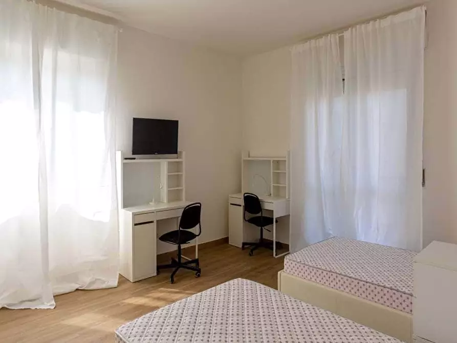 Immagine 2 di Camera in affitto  in Viale San Gimignano4 a Milano