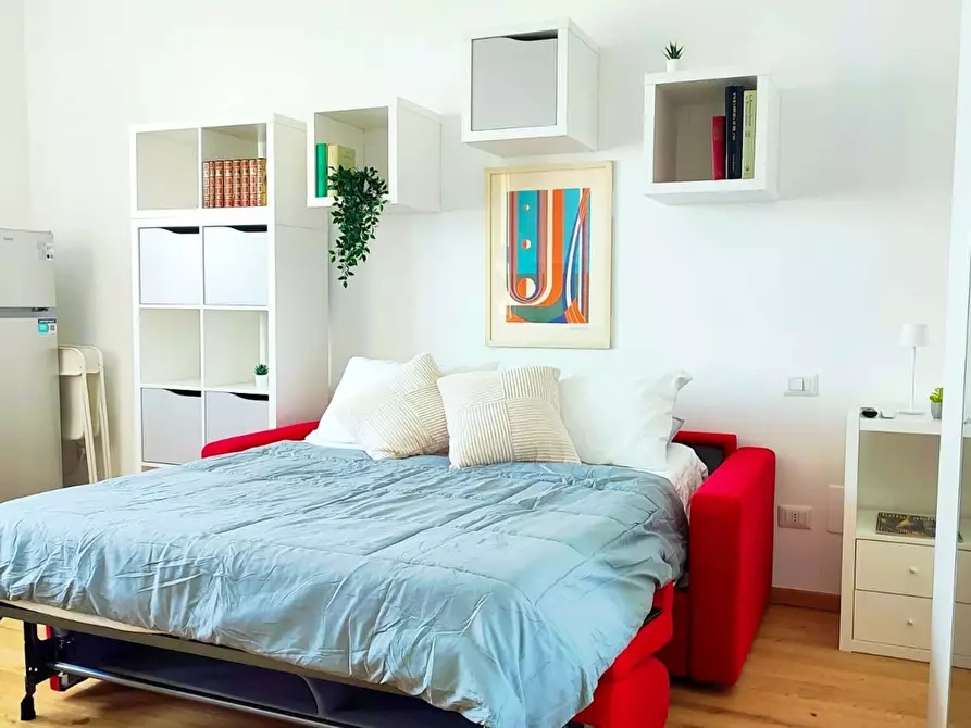 Immagine 2 di Appartamento in affitto  in Via dei Tulipani a Milano