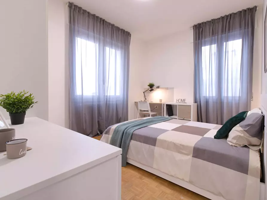 Immagine 3 di Camera in affitto  in Piazzale Guglielmo Corvi12 a Brescia