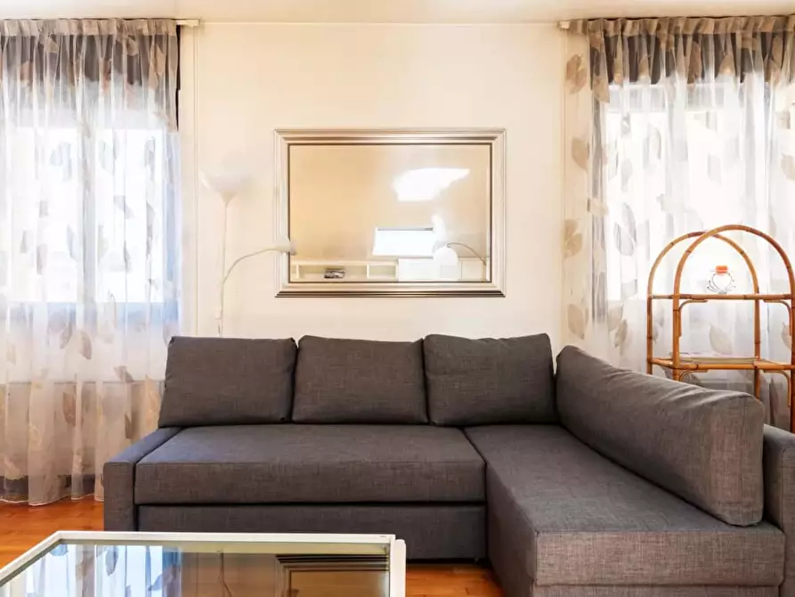 Immagine 22 di Appartamento in affitto  in Via Cesare Battisti15 a Milano