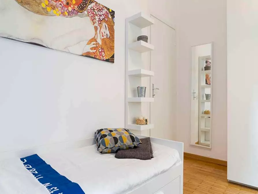 Immagine 8 di Camera in affitto  in Via Tarquinio Prisco3 a Milano