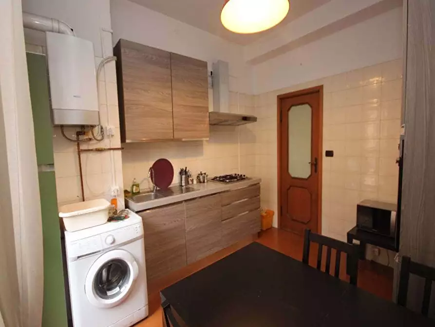 Immagine 34 di Camera in affitto  in Via Sebastiano Veniero38 a Milano