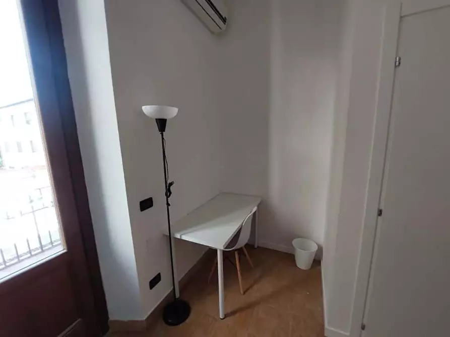 Immagine 4 di Camera in affitto  in Via Giuseppe la Farina47 a Firenze
