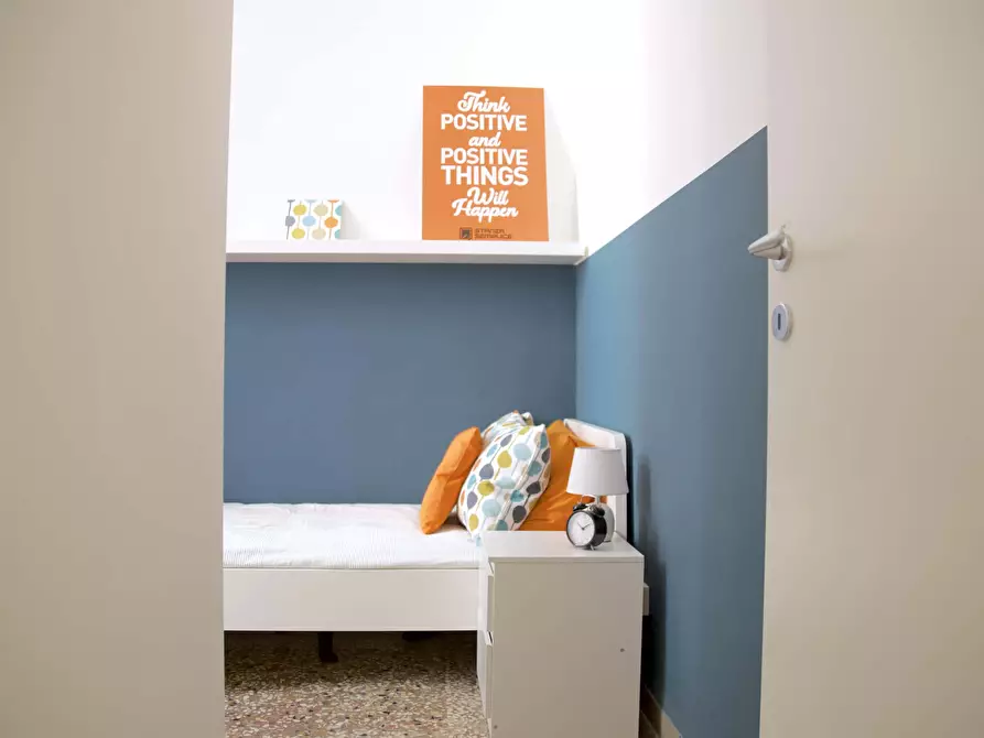 Immagine 3 di Camera in affitto  in Strada Maggiore47 a Bologna