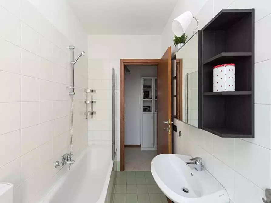 Immagine 13 di Camera in affitto  in Via del Lavoro37/3 a Bologna