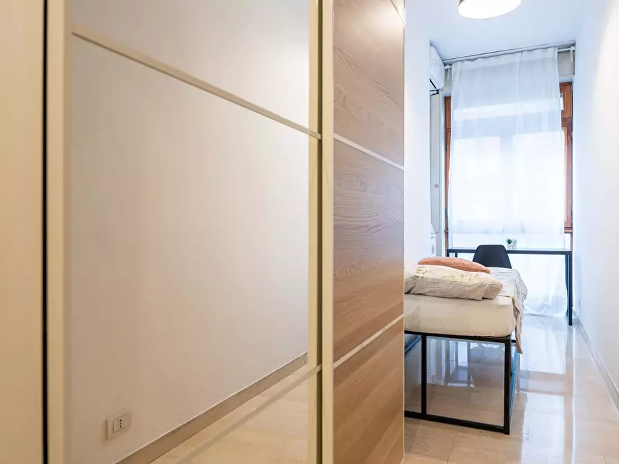 Immagine 2 di Camera in affitto  in Piazza Imperatore Tito8 a Milano