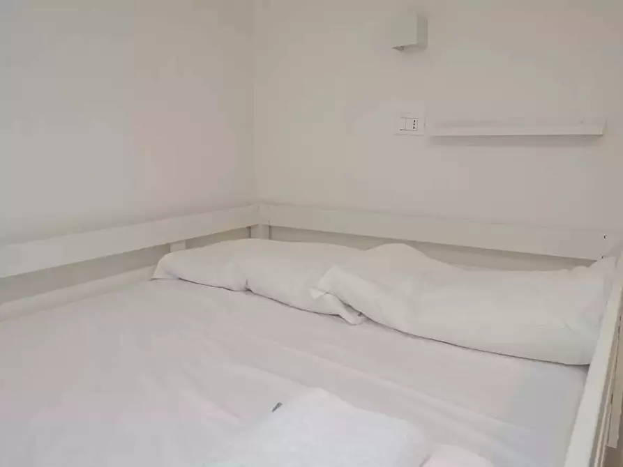 Immagine 10 di Appartamento in affitto  in Via Accademia53 a Milano