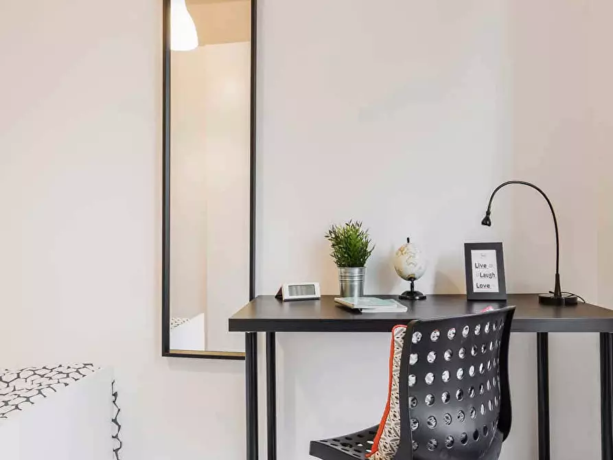 Immagine 30 di Camera in affitto  in Via delle Belle Arti21 a Bologna