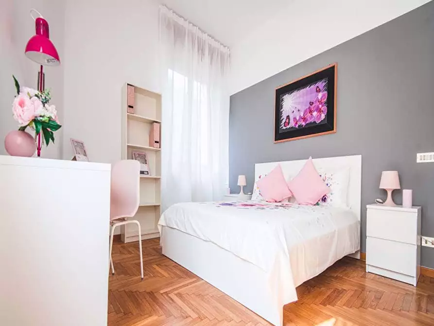 Immagine 3 di Camera in affitto  in Via Achille Zezon10 a Milano