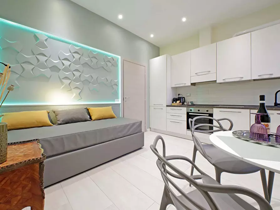 Immagine 25 di Appartamento in affitto  in Via Taranto93 a Roma