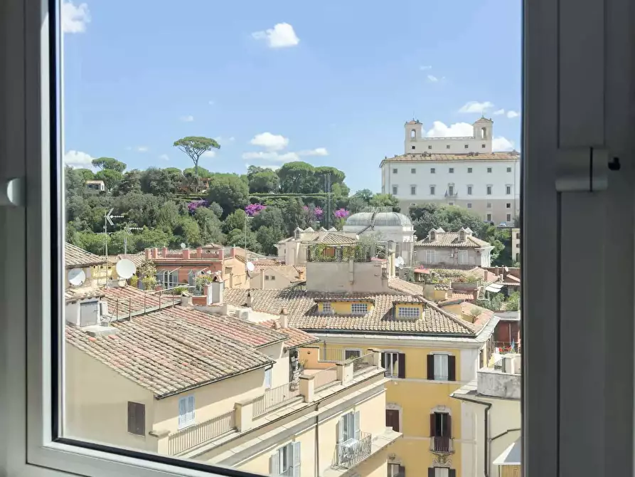 Immagine 14 di Appartamento in affitto  in Via Mario de' Fiori42 a Roma