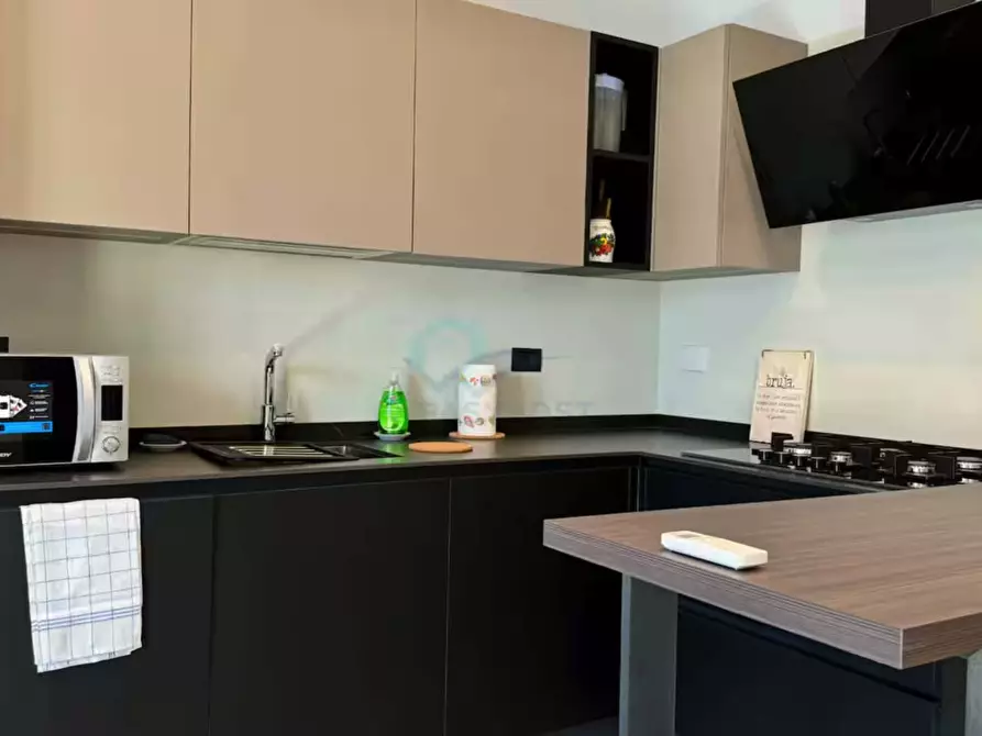 Immagine 10 di Appartamento in affitto  in Via Montefalco15 a Roma