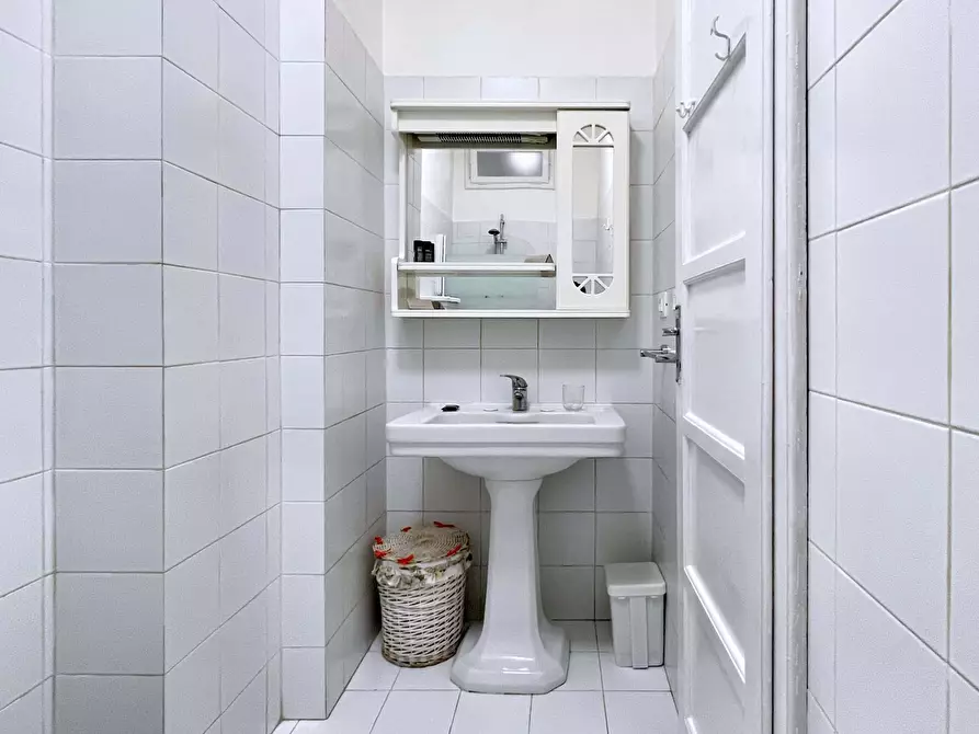 Immagine 14 di Appartamento in affitto  in Via Montebello7 a Bologna