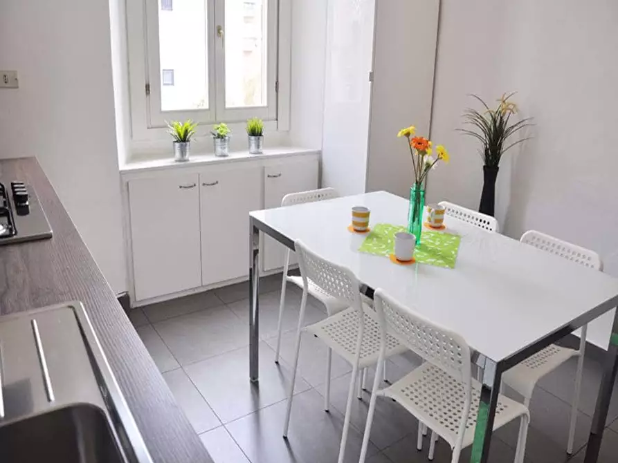 Immagine 28 di Camera in affitto  in Via Mauro Macchi2 a Milano