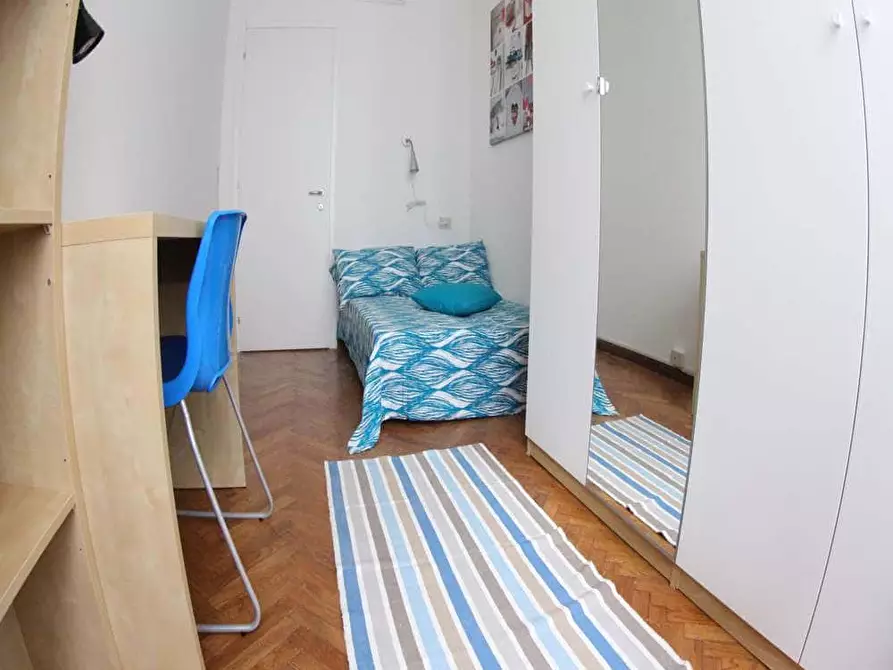 Immagine 2 di Camera in affitto  in Via Felice Casati31 a Milano