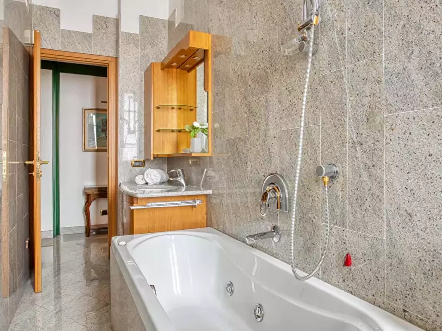 Immagine 27 di Appartamento in affitto  in Via Luisa Battistotti Sassi a Milano