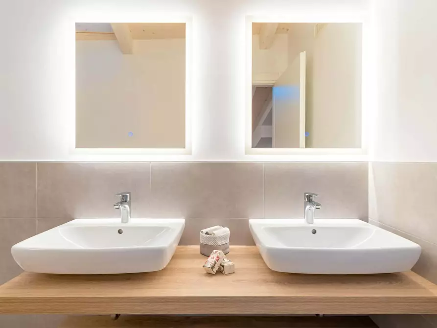 Immagine 6 di Camera in affitto  in Via San Giovanni3 a Trento