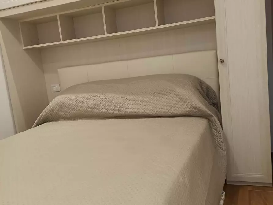 Immagine 8 di Appartamento in affitto  in Via Castell'Umberto27 a Roma