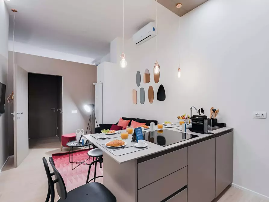Immagine 5 di Appartamento in affitto  in Viale Emilio Caldara30 a Milano