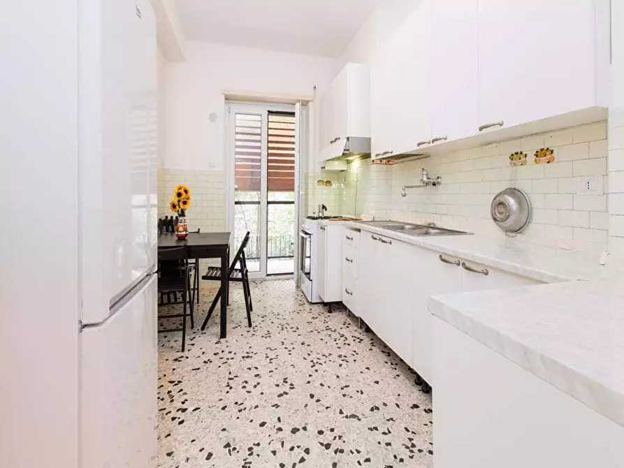 Immagine 6 di Camera in affitto  in Via Oderisi Da Gubbio198 a Roma