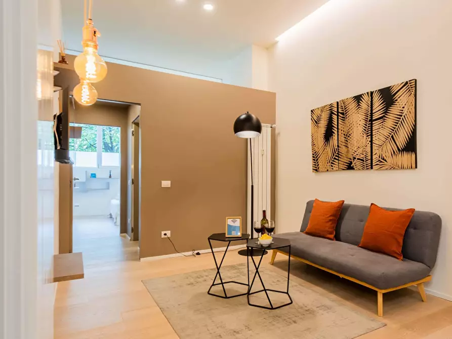 Immagine 1 di Appartamento in affitto  in Viale Emilio Caldara30 a Milano