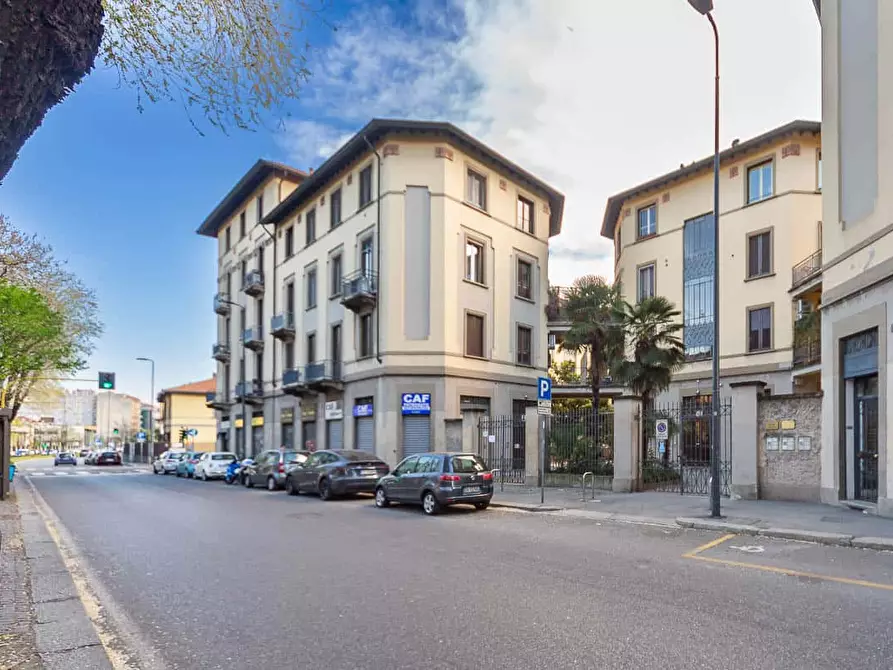 Immagine 35 di Appartamento in affitto  in Viale Nazario Sauro5 a Milano