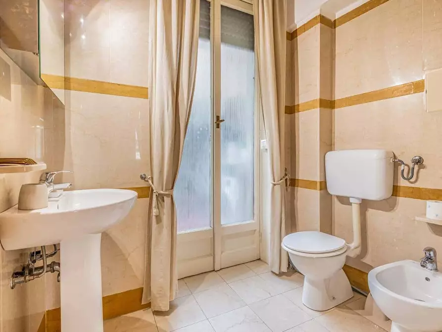 Immagine 19 di Appartamento in affitto  in Via Durini26 a Milano