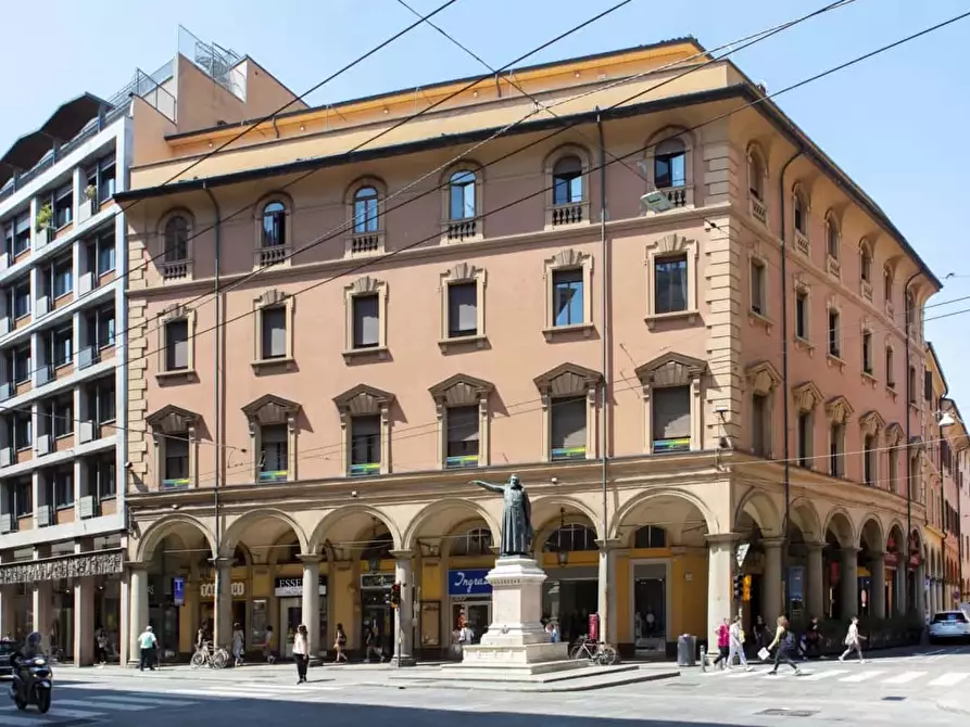 Immagine 36 di Appartamento in affitto  in Via Cesare Battisti2 a Bologna
