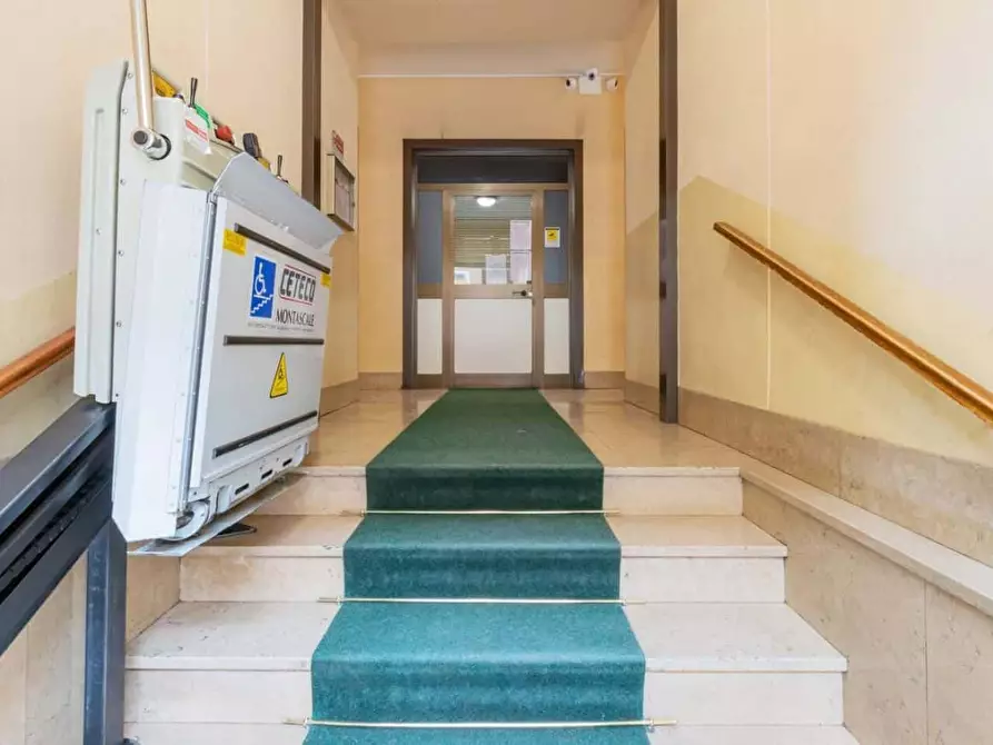 Immagine 21 di Appartamento in affitto  in Via Giambellino40 a Milano