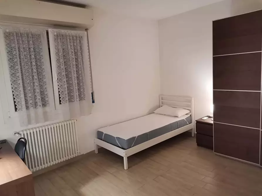 Immagine 1 di Camera in affitto  in Via Alessandro Litta Modignani113 a Milano