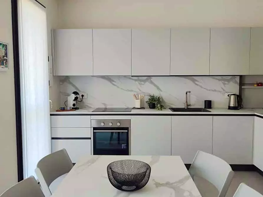 Immagine 8 di Camera in affitto  in Via Cefalonia a Milano