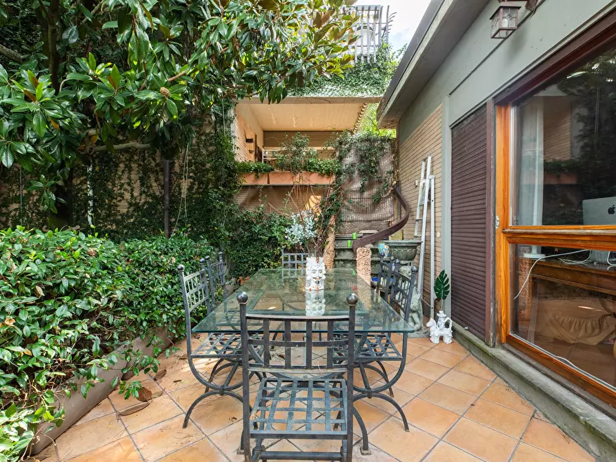 Immagine 31 di Appartamento in affitto  in Via della Camilluccia741 a Roma