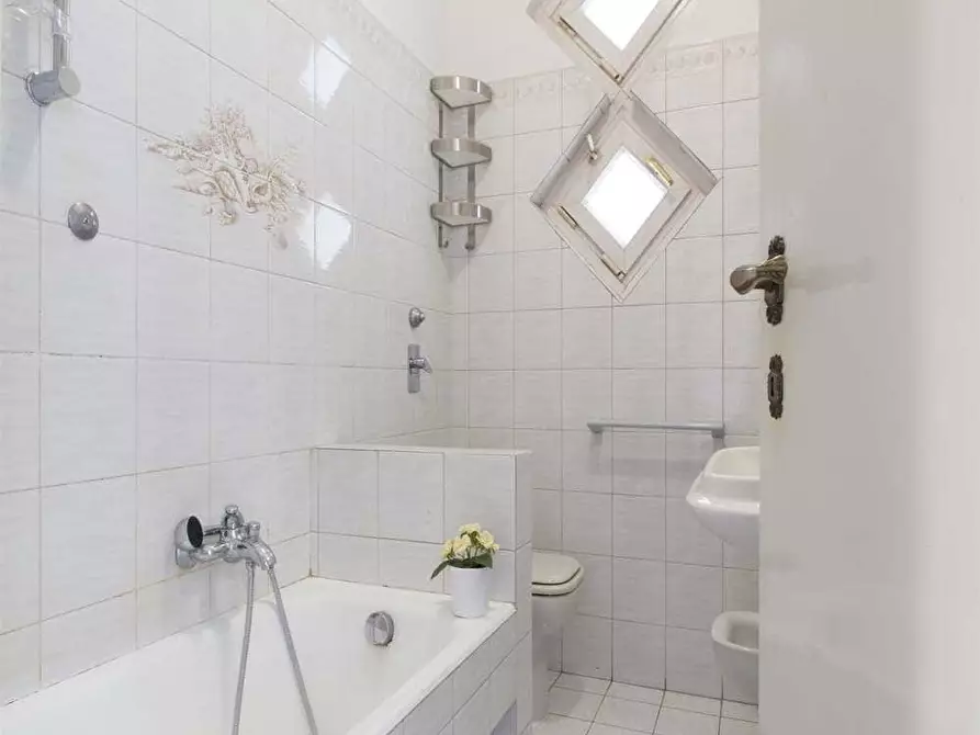 Immagine 8 di Camera in affitto  in Via Pellegrino Rossi80 a Milano