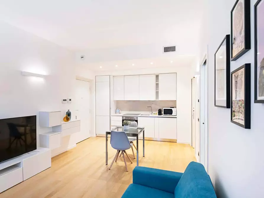 Immagine 1 di Appartamento in affitto  in Via Alfredo Campanini4 a Milano