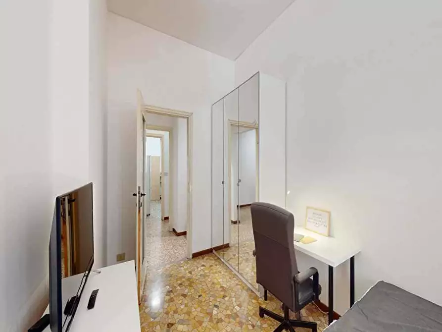 Immagine 4 di Camera in affitto  in Via Anco Marzio4 a Milano
