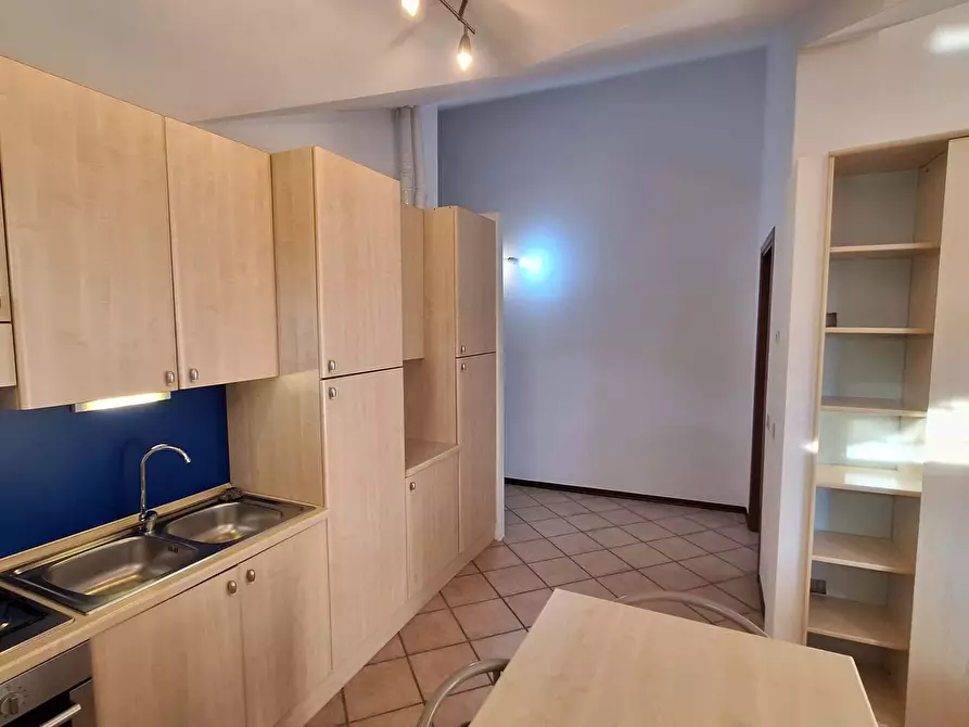 Immagine 3 di Appartamento in affitto  in Viale Garibaldi13 a Maccagno Con Pino E Veddasca