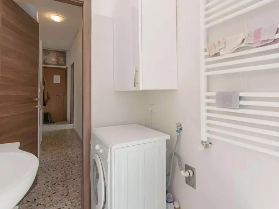 Immagine 12 di Camera in affitto  in Via Achille Feraboli a Milano