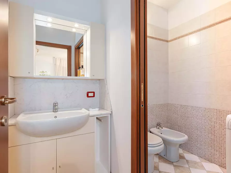 Immagine 23 di Appartamento in affitto  in Via Coluccio Salutati a Milano