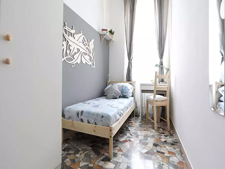 Immagine 3 di Camera in affitto  in Viale Romagna5 a Milano