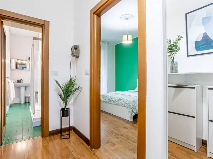 Immagine 6 di Camera in affitto  in Via Tavazzano10 a Milano