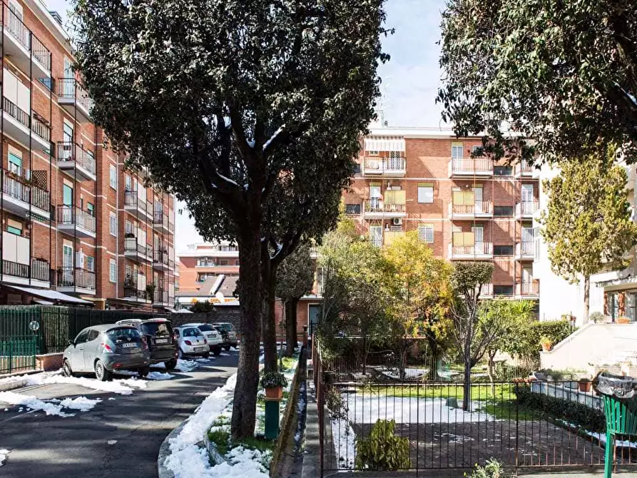 Immagine 12 di Camera in affitto  in Via Montebruno12 a Roma