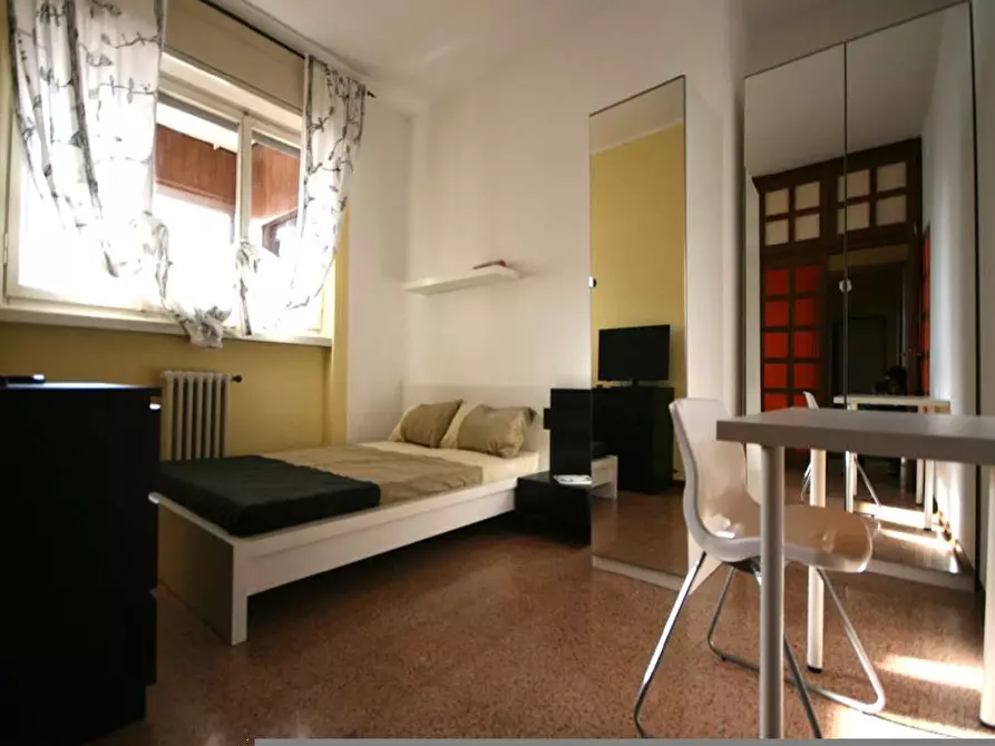 Immagine 1 di Camera in affitto  in Via Carlo Marx32 a Milano