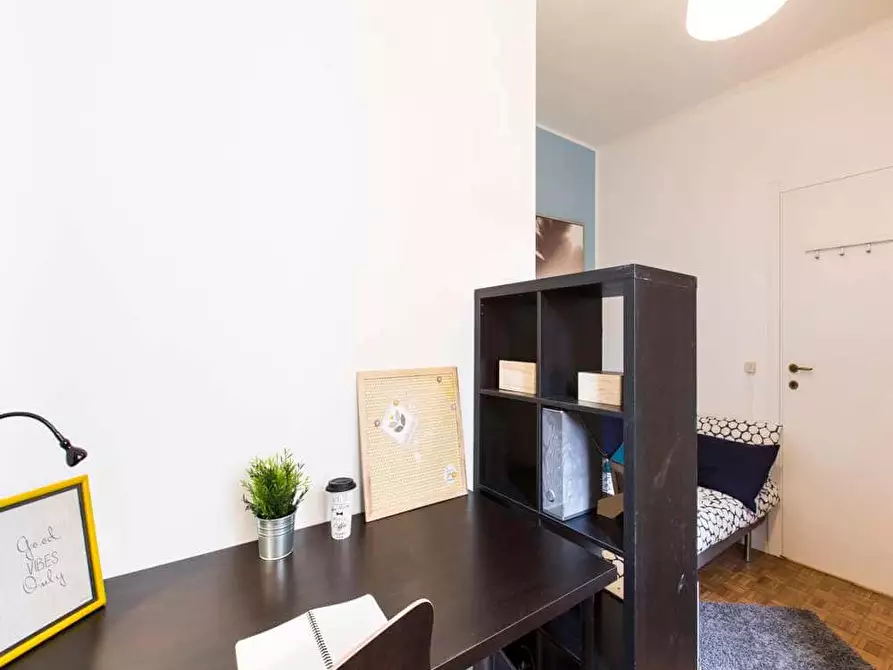 Immagine 2 di Camera in affitto  in Via Leone Tolstoi64 a Milano