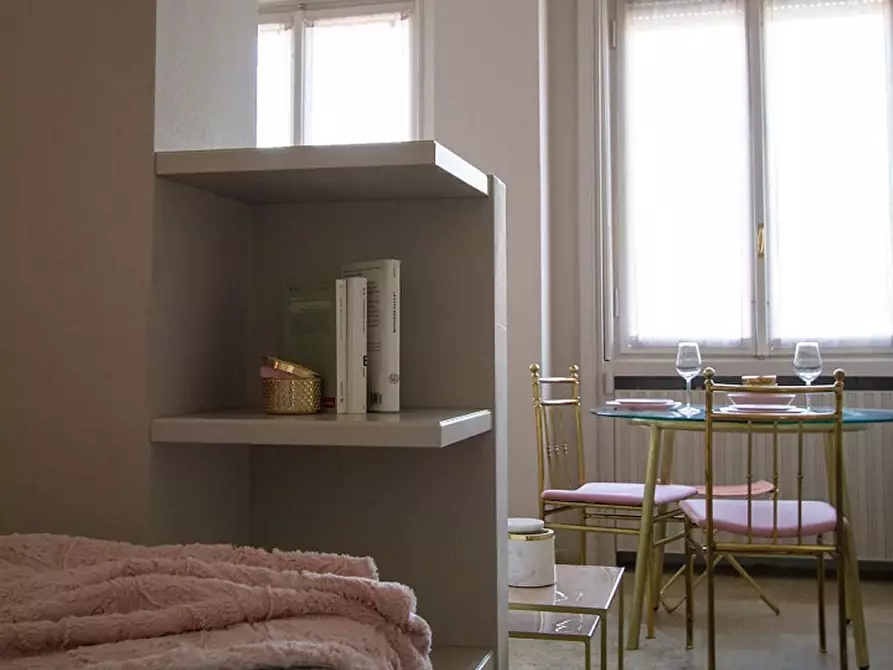Immagine 15 di Appartamento in affitto  in Via dei Piatti8 a Milano