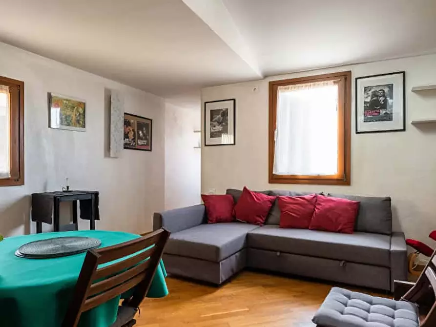 Immagine 2 di Appartamento in affitto  in Via San Vitale45 a Bologna