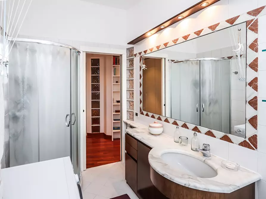 Immagine 20 di Appartamento in affitto  in Via Alserio30 a Milano