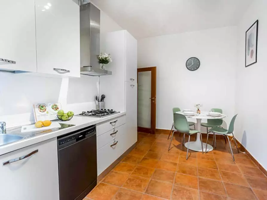 Immagine 5 di Camera in affitto  in Via Tavazzano10 a Milano