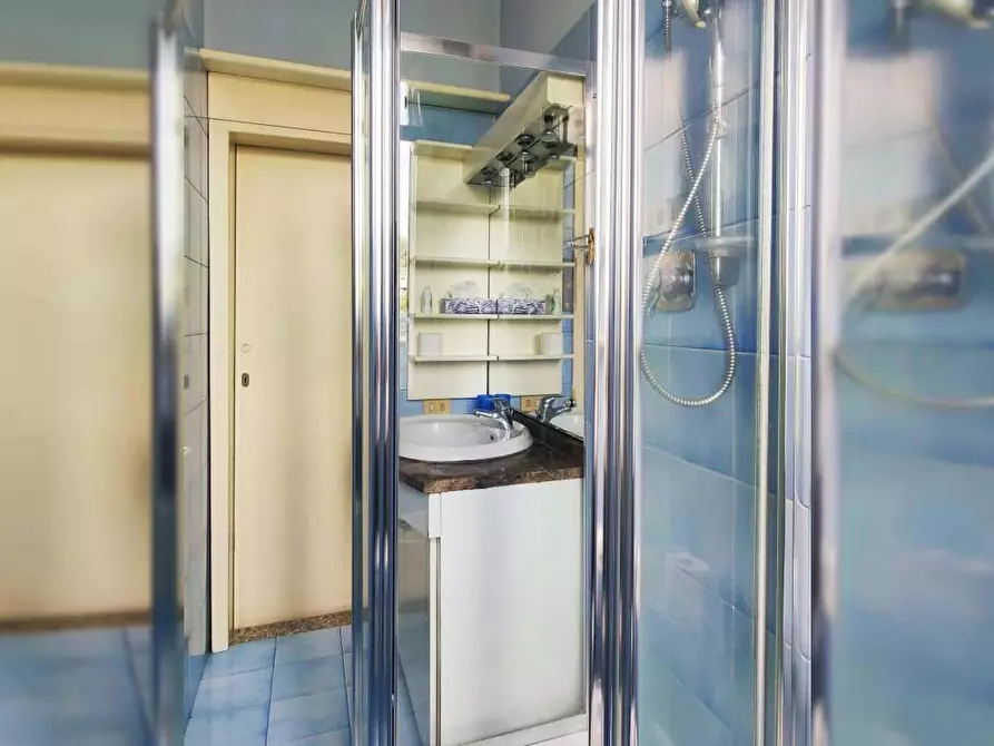 Immagine 8 di Camera in affitto  in Via Monzambano a Milano