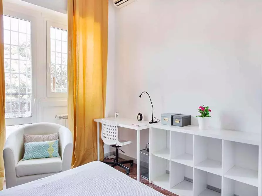 Immagine 4 di Camera in affitto  in Via Montebruno12 a Roma